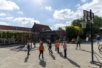 Leerkracht Kindcentrum De Wiedewereld in Sint-Jansklooster midden- of bovenbouw