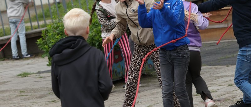Leerkracht Kindcentrum De Wiedewereld in Sint-Jansklooster voor groep 7/8